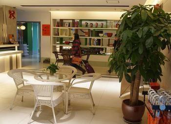 Motel 168 Shanghai Pudong Huinan Metro Station Tesco Екстер'єр фото