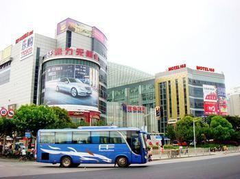 Motel 168 Shanghai Pudong Huinan Metro Station Tesco Екстер'єр фото